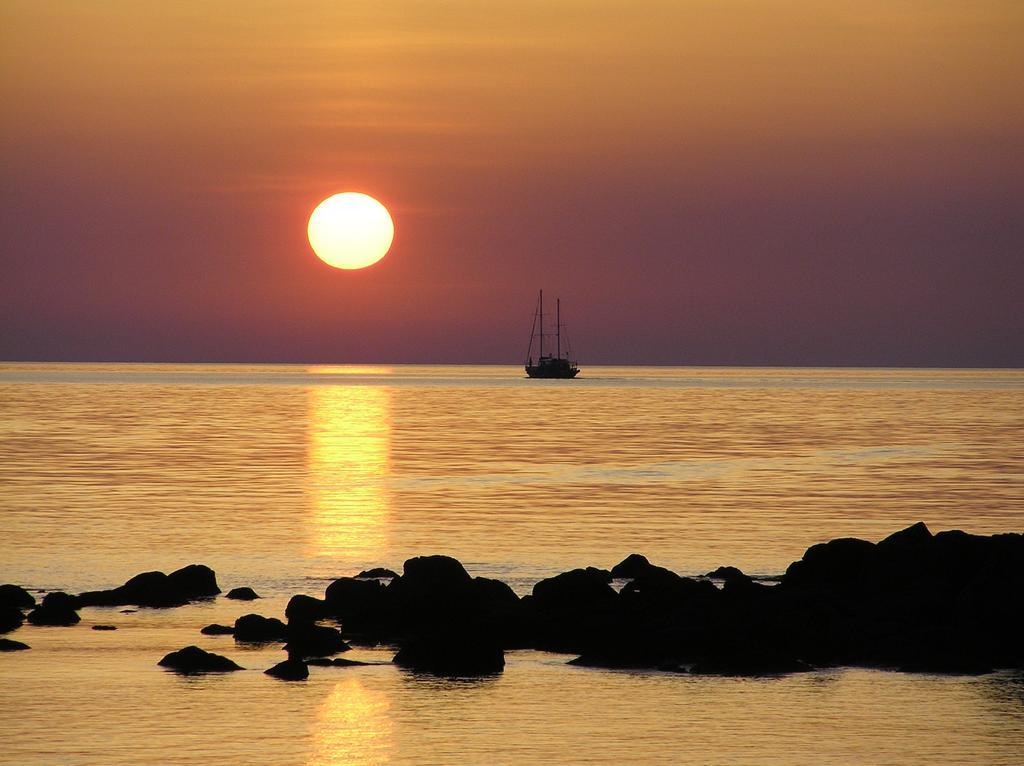 Nefeli Sunset Studios Поллония Экстерьер фото
